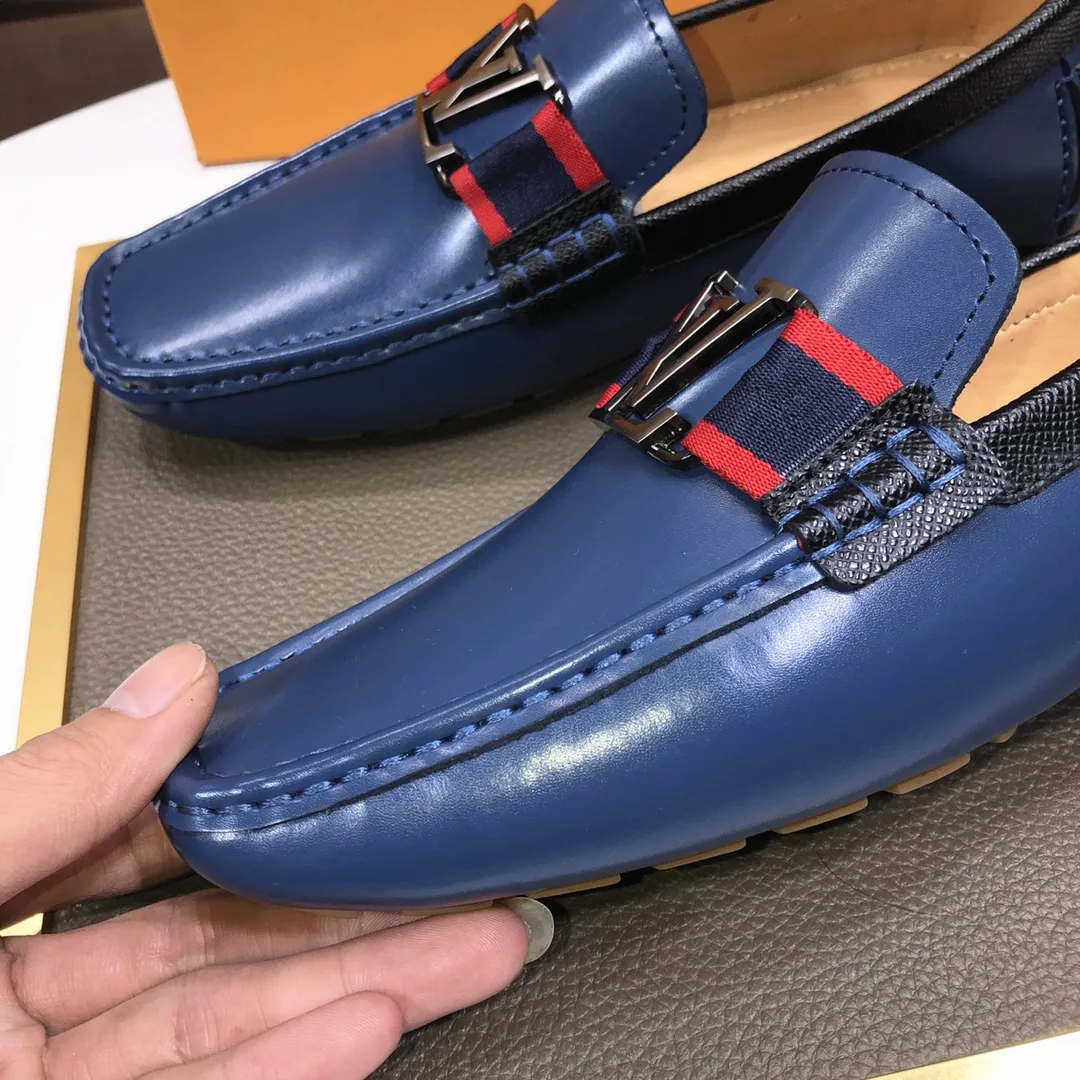 Men's men's shoes 💰420💰 [LV Doudou shoes] (water-dyed cowhide lining) new model is on the market, available on the official website. The new Doudou shoes are processed into single-color materials, and the uppers are made of imported cowhide material. The body of the shoe is fully hemmed with mark thread, and is lined with imported original cowhide leather. The elegant shoe shape is super suitable for all-matching, and the size is 38-44.